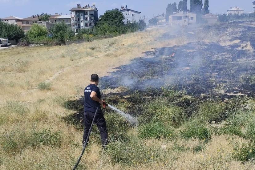 Van’da anız yangını
