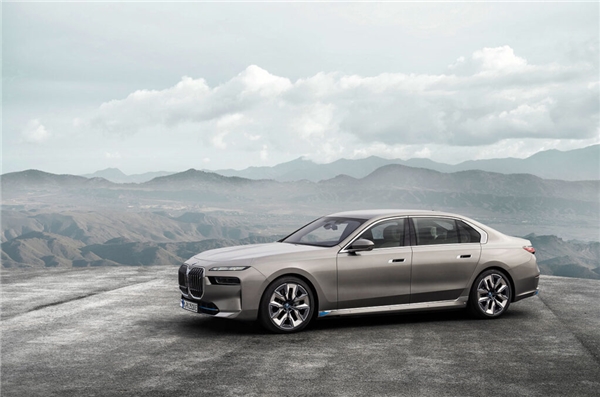 Yenilenen BMW 7 Serisi ön rezervasyonları Ocak ayında başlayacak