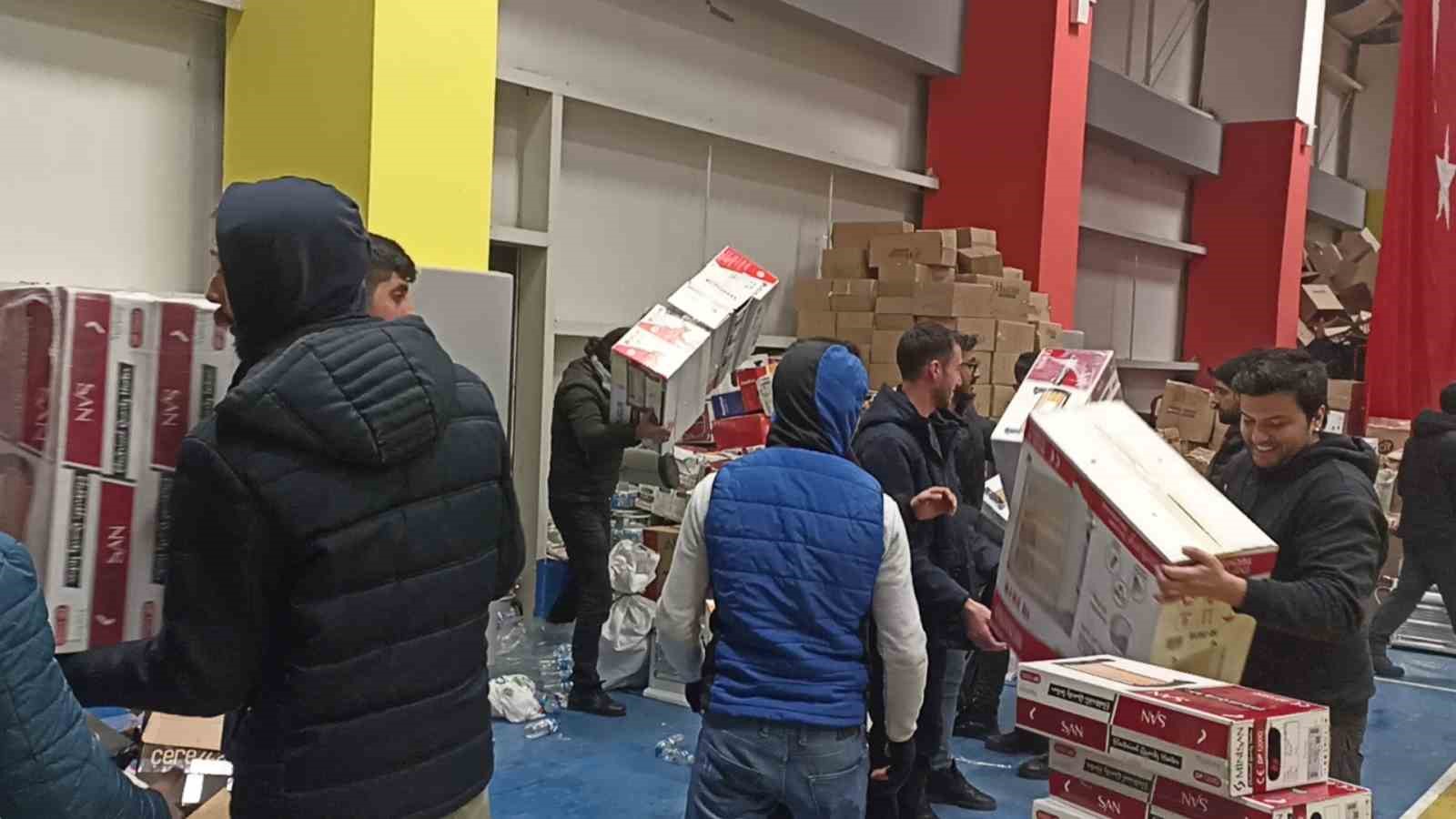 Erciş’ten deprem bölgesine vefa yardımı