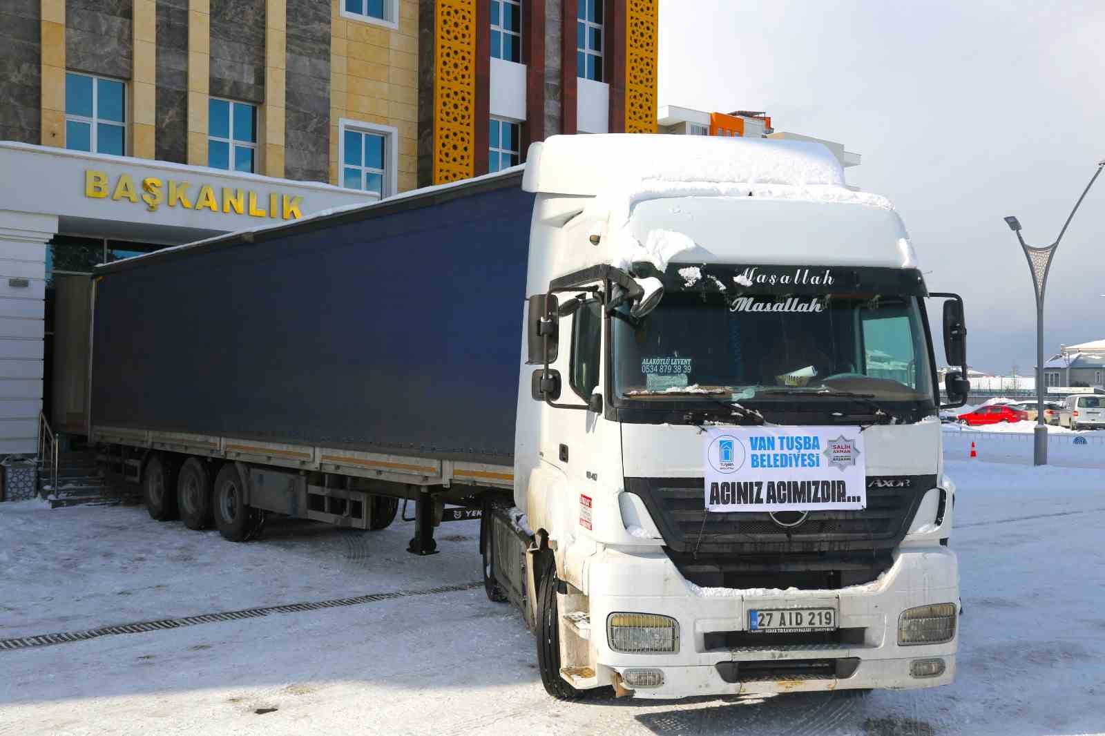 Tuşba Belediyesinin yardım tırları deprem bölgesine ulaştı