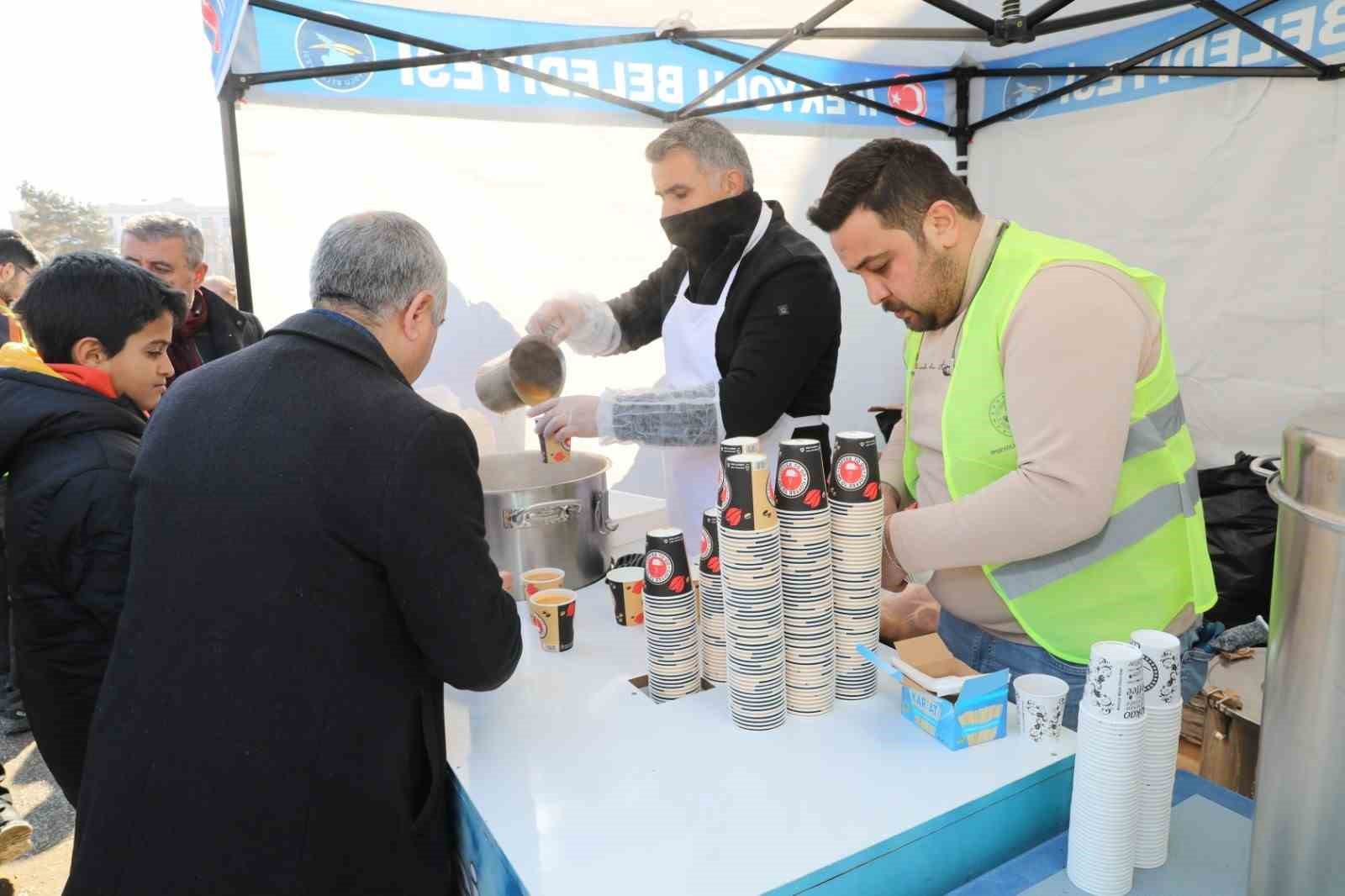 İpekyolu’nda yardım çalışmaları aralıksız devam ediyor