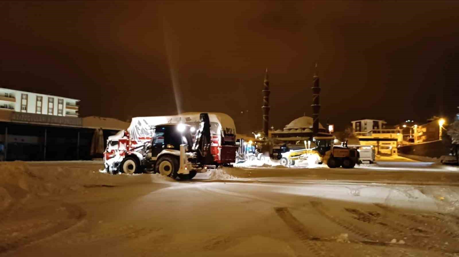 Van’da 67 yerleşim yeri yolu ulaşıma kapalı