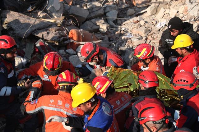 Son Dakika: 10 ili vuran depremde hayatını kaybedenlerin sayısı 29 bin 605'e yükseldi