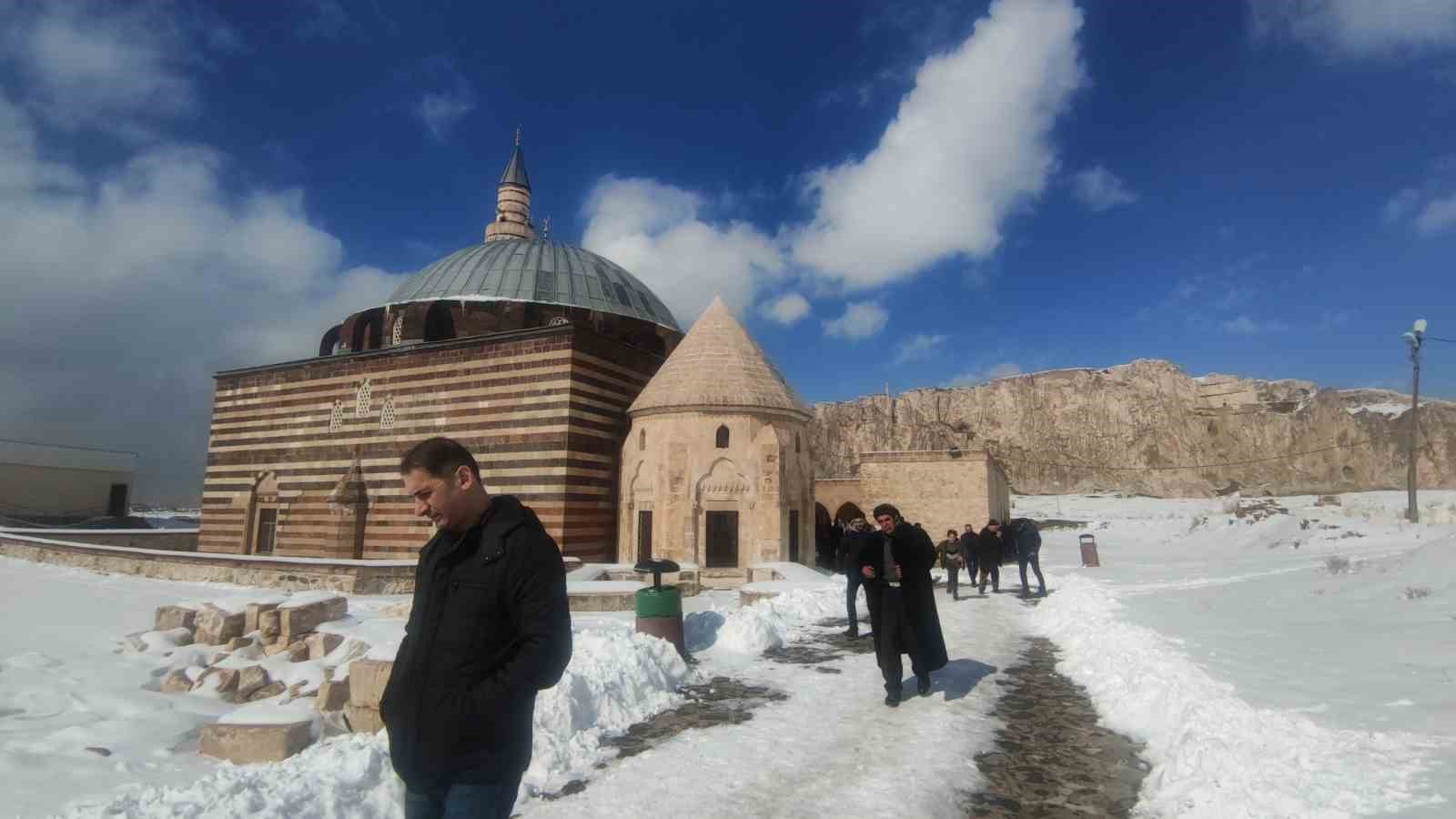 Depremde hayatını kaybedenler için tarihi Hüsrev Paşa Camii’nde gıyabi cenaze namazı kılındı