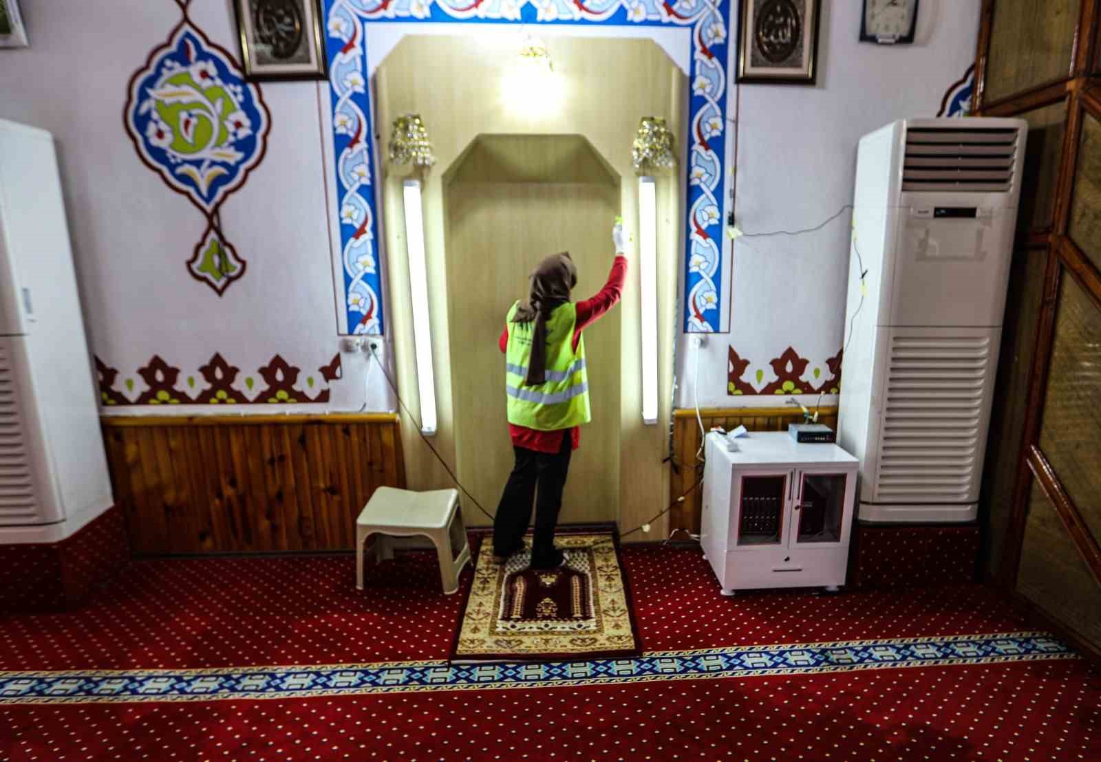 Van’da Ramazan öncesi cami temizliği