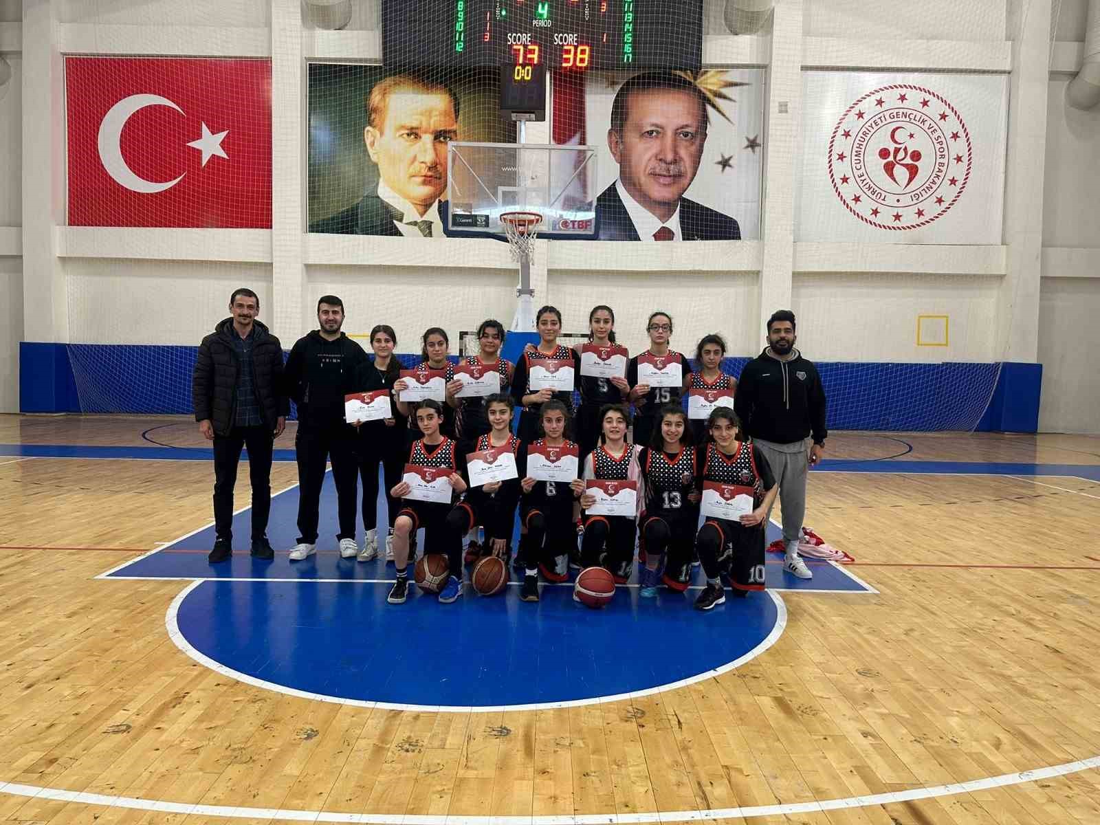 Büyükşehir Belediyespor U-16 Basketbol Takımı Anadolu Şampiyonası yolunda