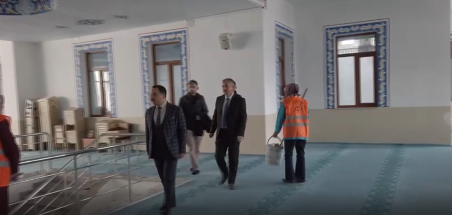 Muradiye Belediyesinden Ramazan öncesi cami temizliği