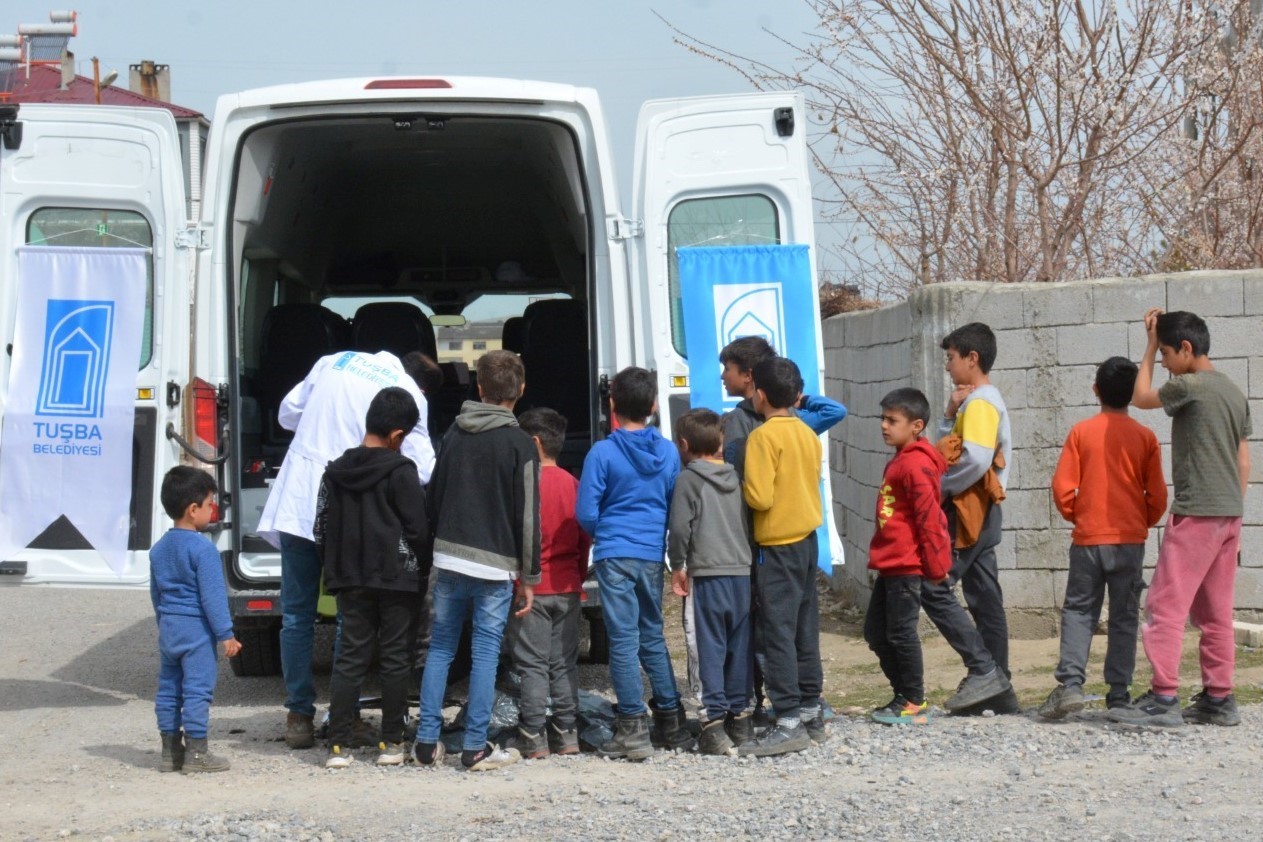 Tuşba Belediyesi hizmeti vatandaşın ayağına götürüyor