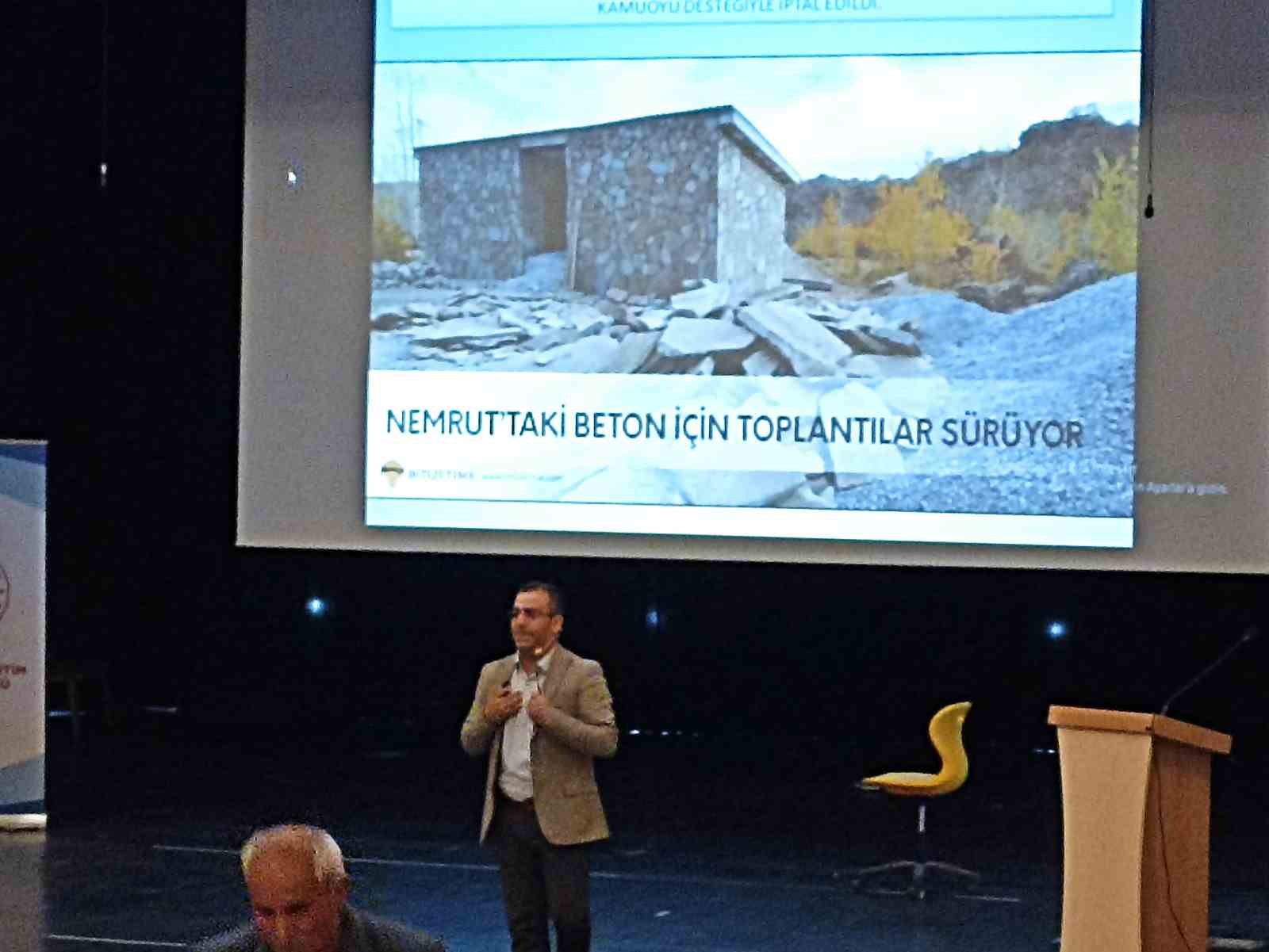 Erciş’te ‘Çevre Enerji ve İklim Değişikliği Konferansı’ düzenlendi