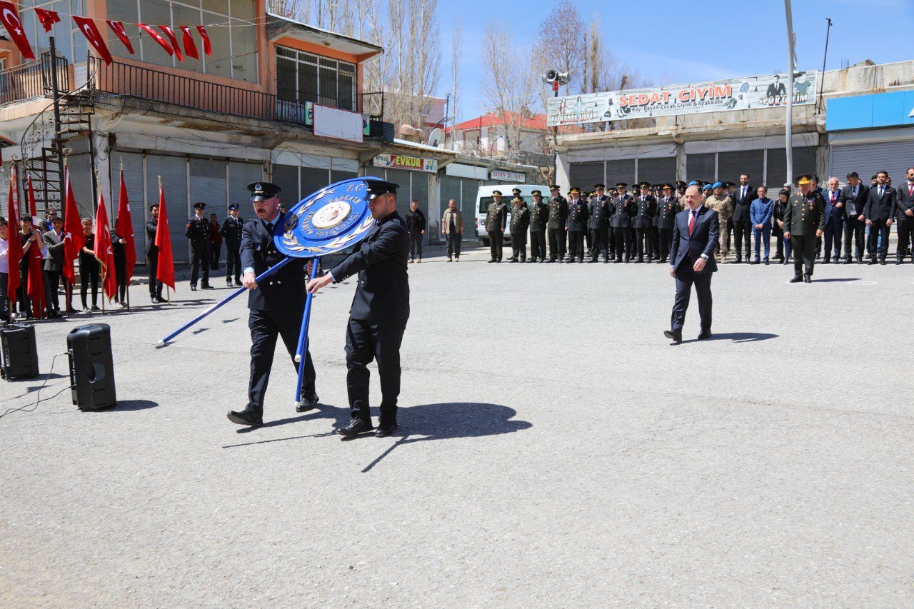 Başkale’nin düşman işgalinden kurtuluşu törenle kutlandı