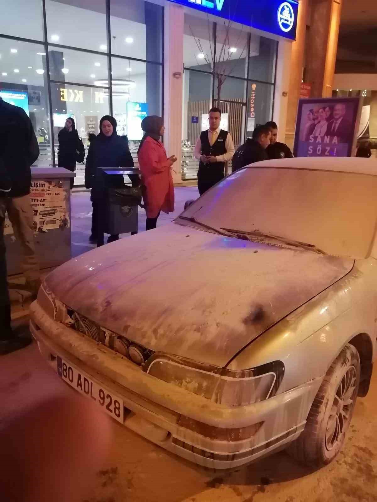 Van’da araç yangını