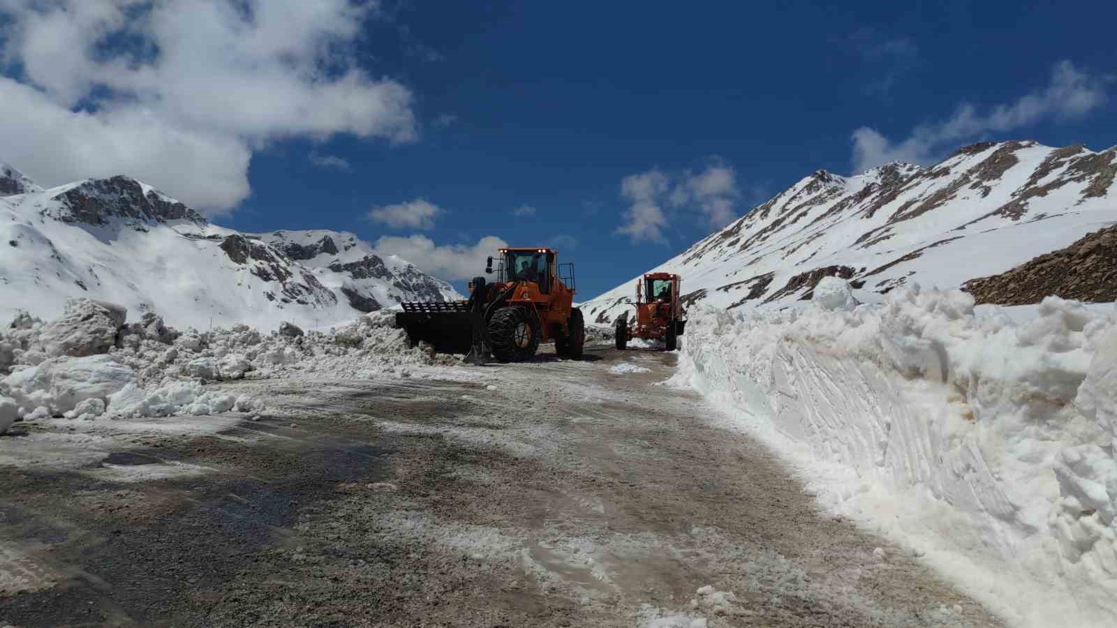 Van’da 60 kilometre arayla iki mevsim yaşanıyor