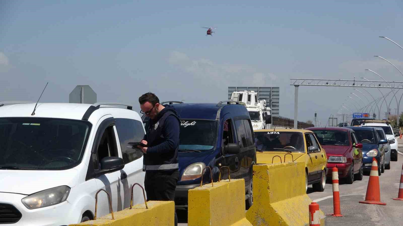 Van’da bayramın ilk günü helikopterli trafik denetimi