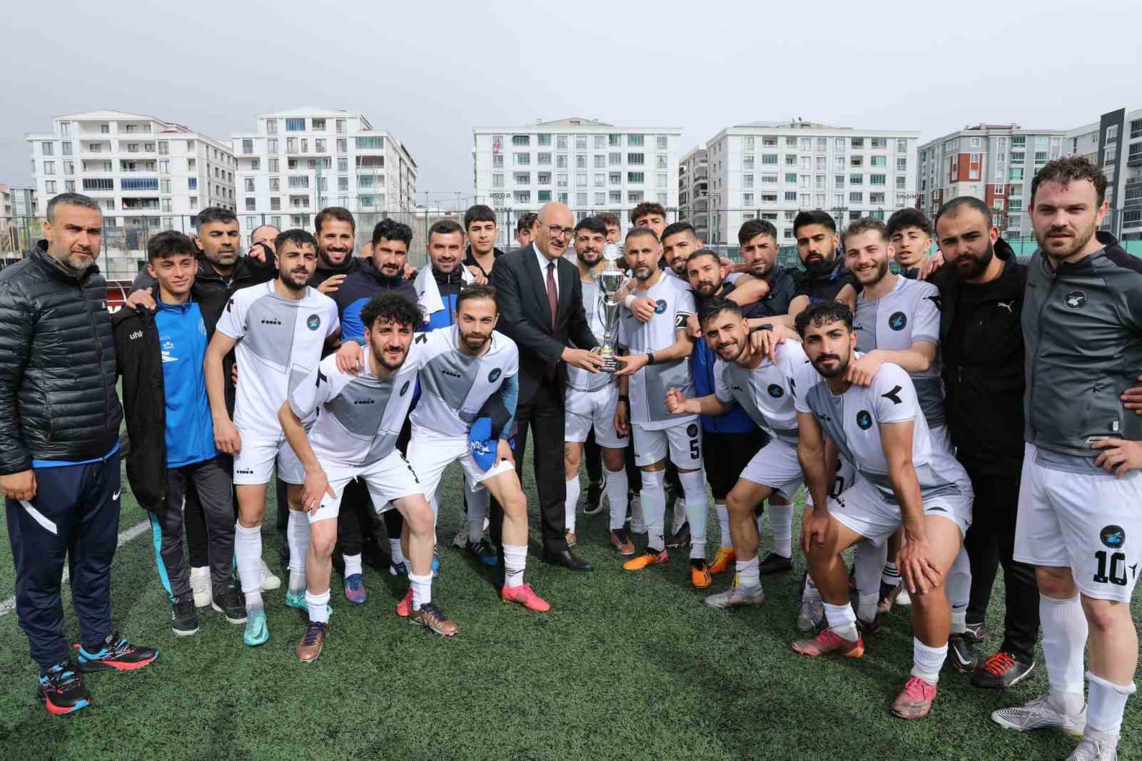 İpekyolu Belediyesi Gençlik ve Spor Kulübü lig şampiyonu oldu