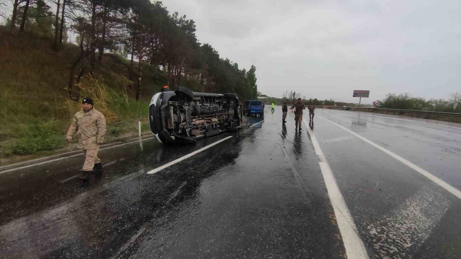 Van’da trafik kazası: 3 yaralı