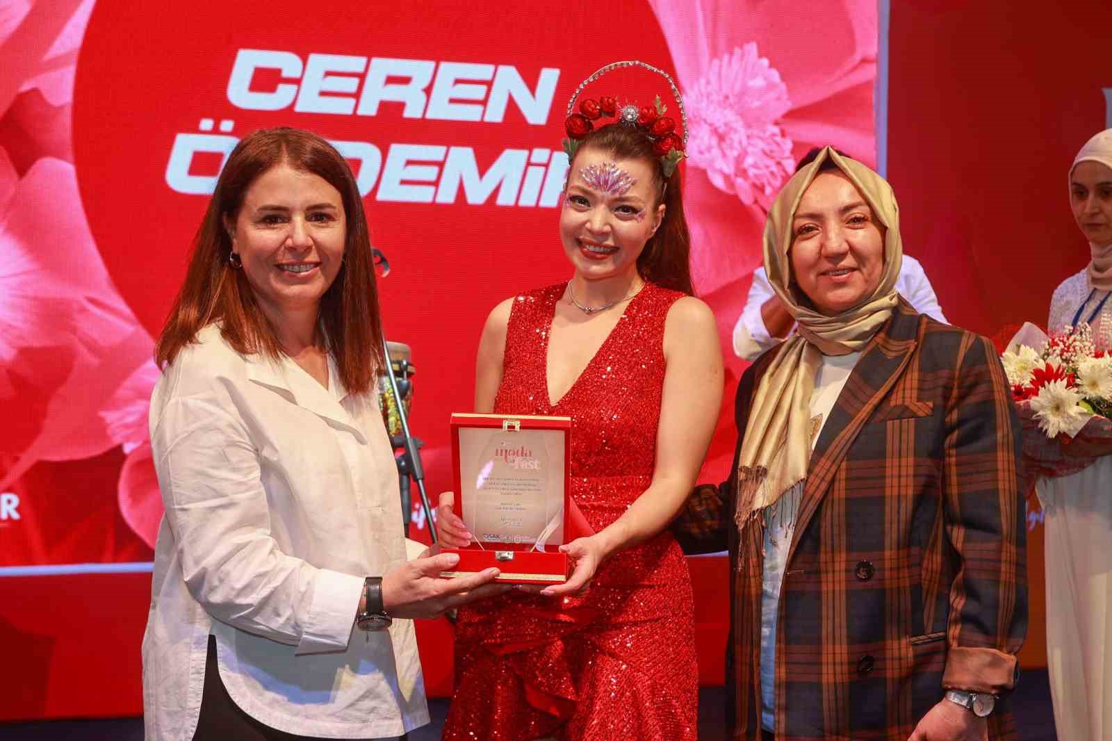 ModaFest’te Ceren Özdemir rüzgarı esti