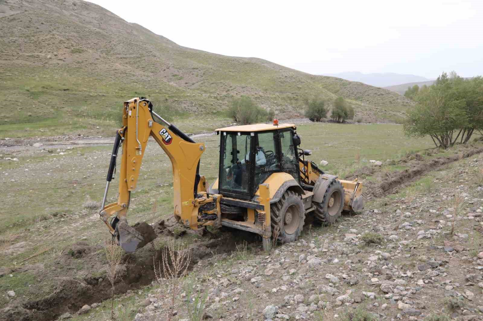 Van Büyükşehir Belediyesi tarımsal faaliyetlerine start verdi