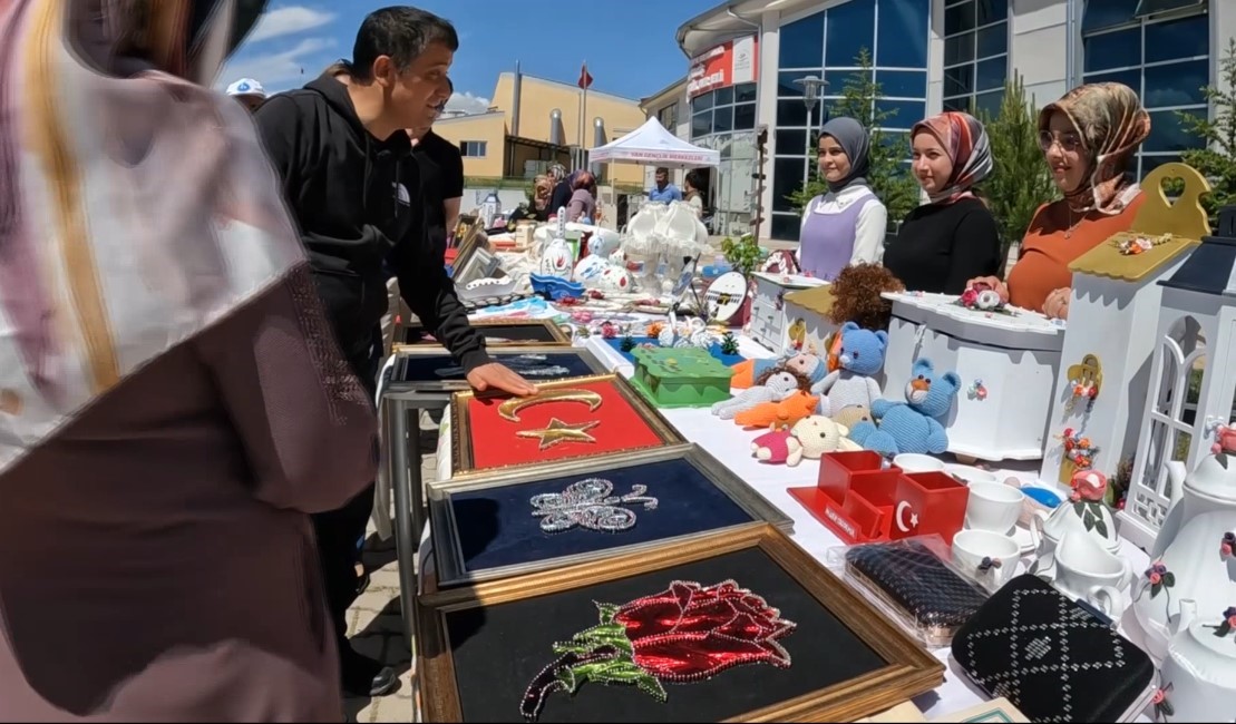 Erciş Gençlik Merkezinden yılsonu etkinliği