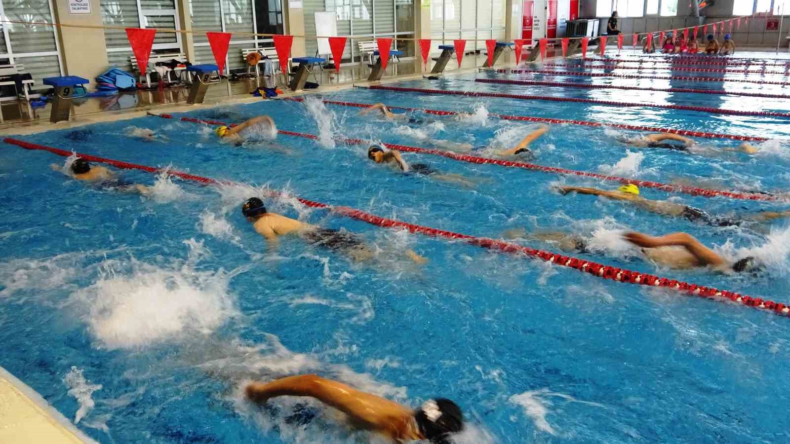 Van’da Olimpik Yüzme Havuzuna yoğun ilgi