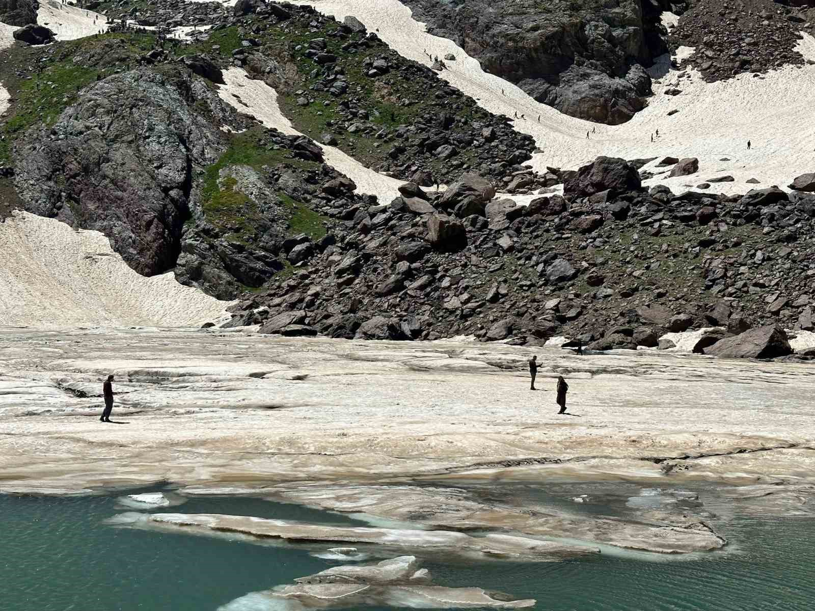 Hakkari’de terörden temizlenen Cilo Dağları ve Sat Buzul Gölleri’ne yoğun ilgi