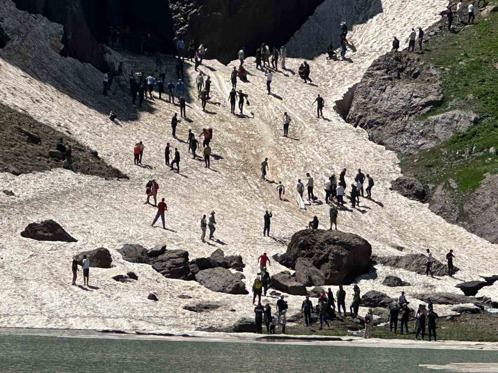 Hakkari’de terörden temizlenen Cilo Dağları ve Sat Buzul Gölleri’ne yoğun ilgi