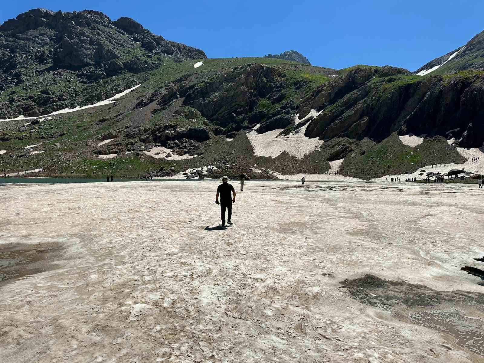 Hakkari’de terörden temizlenen Cilo Dağları ve Sat Buzul Gölleri’ne yoğun ilgi