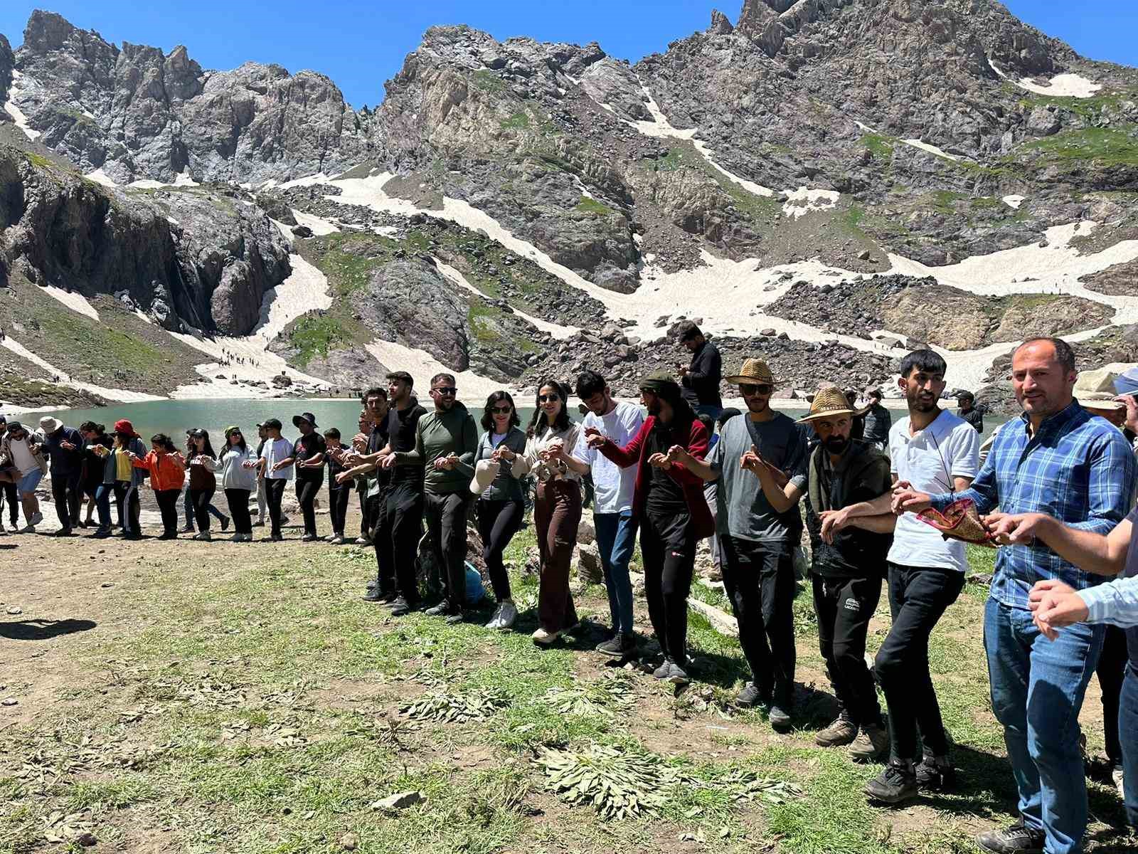 Hakkari’de terörden temizlenen Cilo Dağları ve Sat Buzul Gölleri’ne yoğun ilgi