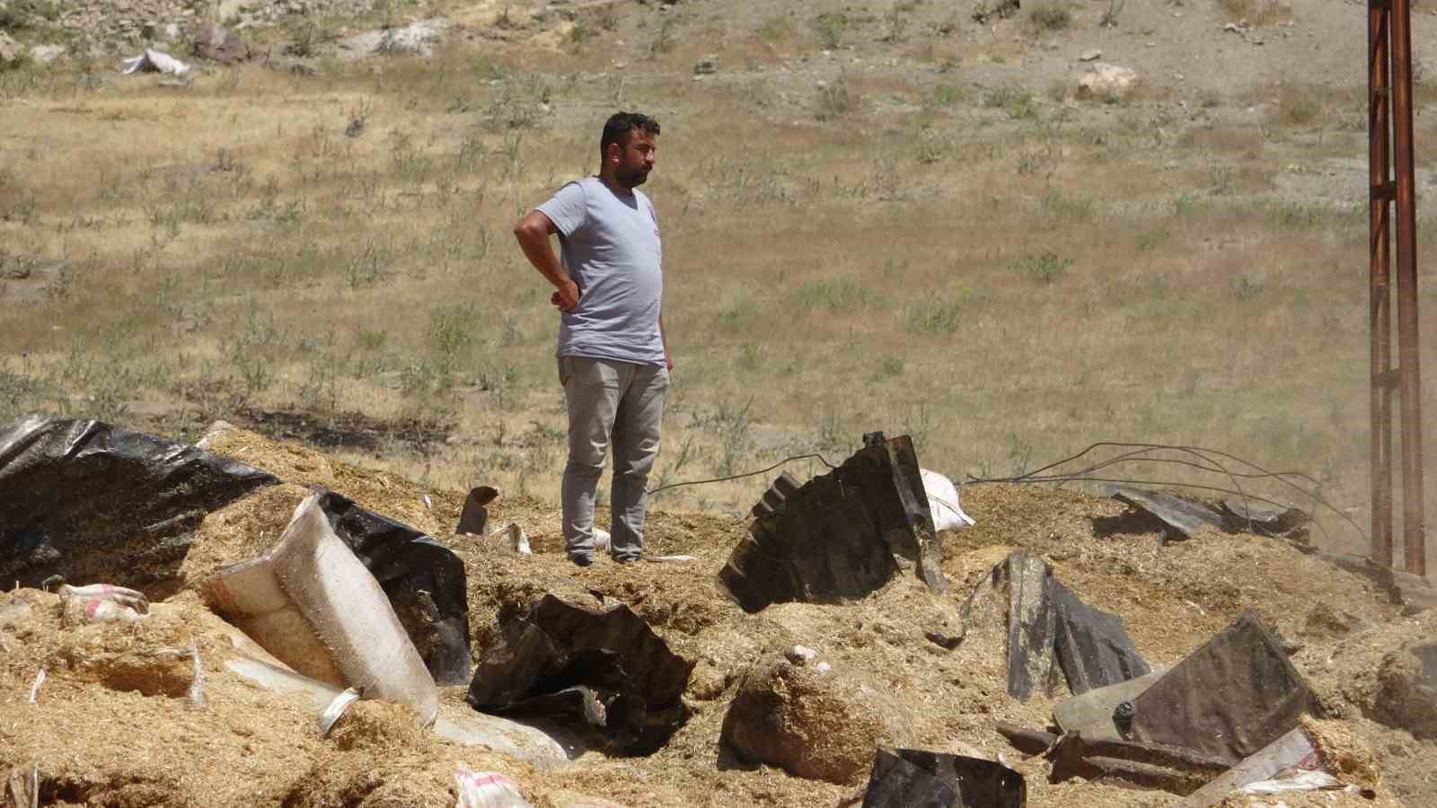 Van’daki büyük yangının hasarı gün ağarınca ortaya çıktı