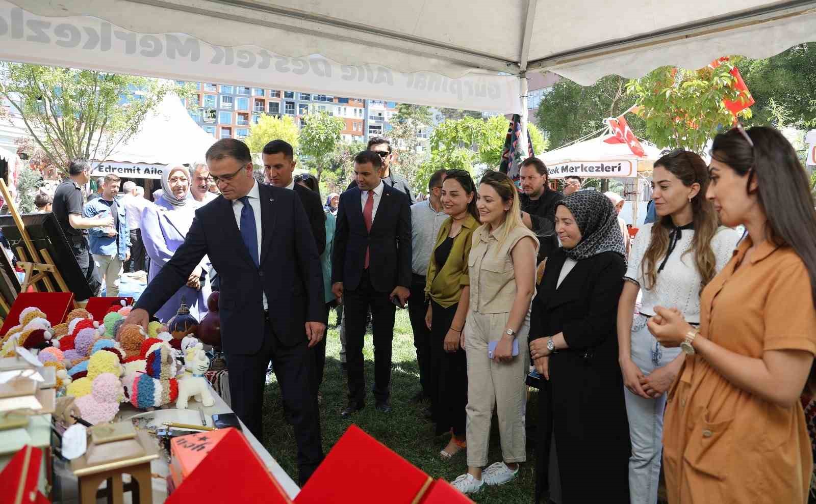 Vali Balcı, ADEM kursiyerlerinin sergisinin açılışını yaptı