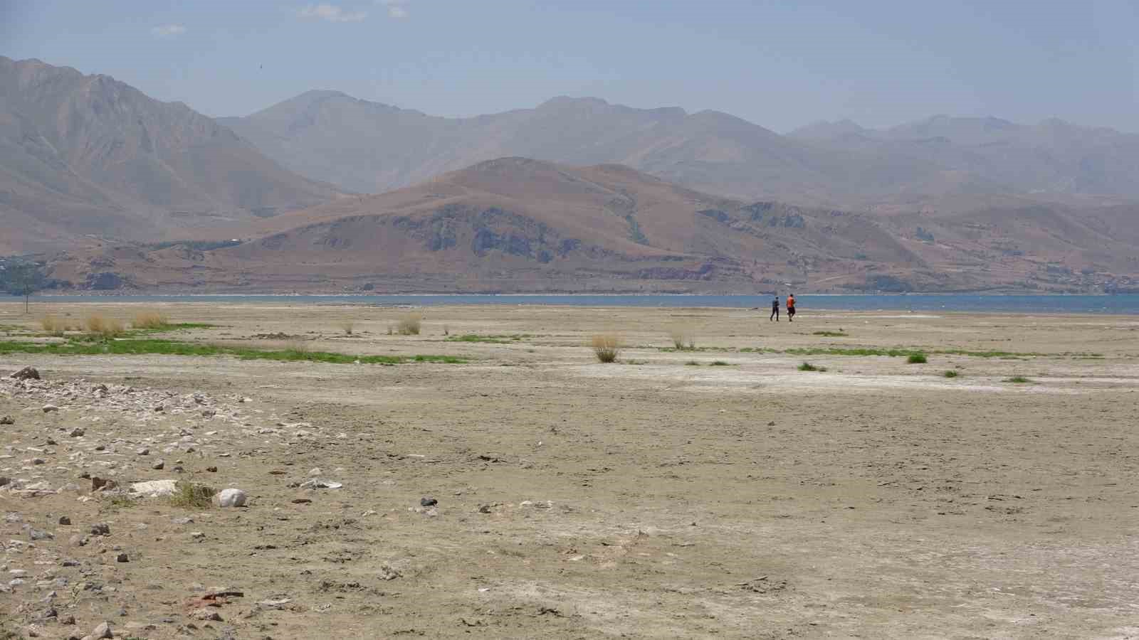 Van Gölü’ndeki iyileşme kısa sürdü: Su tekrar çekilmeye başladı