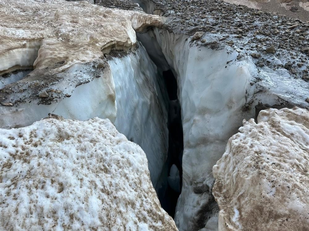 Buzul çukurundan yaralı kurtulan Avcu çiftinden ilk mesaj