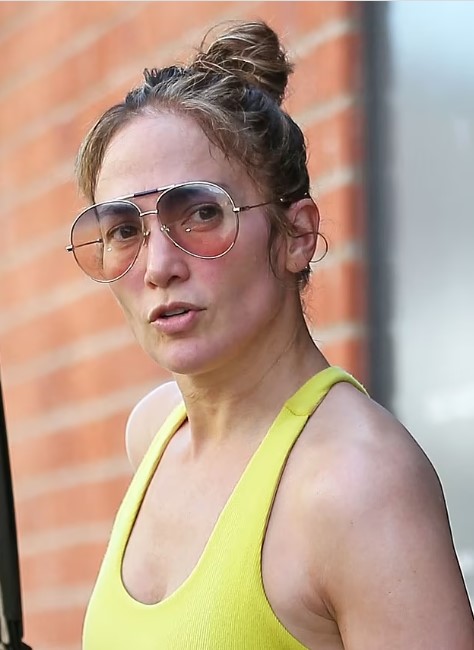 Spor salonunun kapısında beklemek zorunda kalan Jennifer Lopez küfür etti