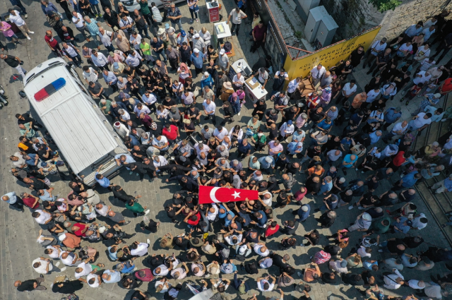 Sanatçı Özkan Uğur son yolculuğuna uğurlandı