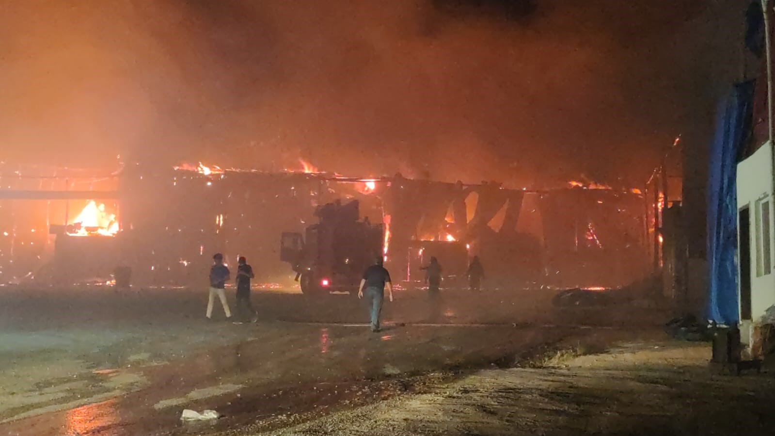 Van’da saman pazarında korkutan yangın