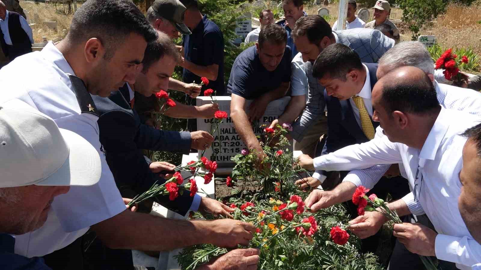 15 Temmuz Şehidi Halil Hamuryen, mezarı başında anıldı