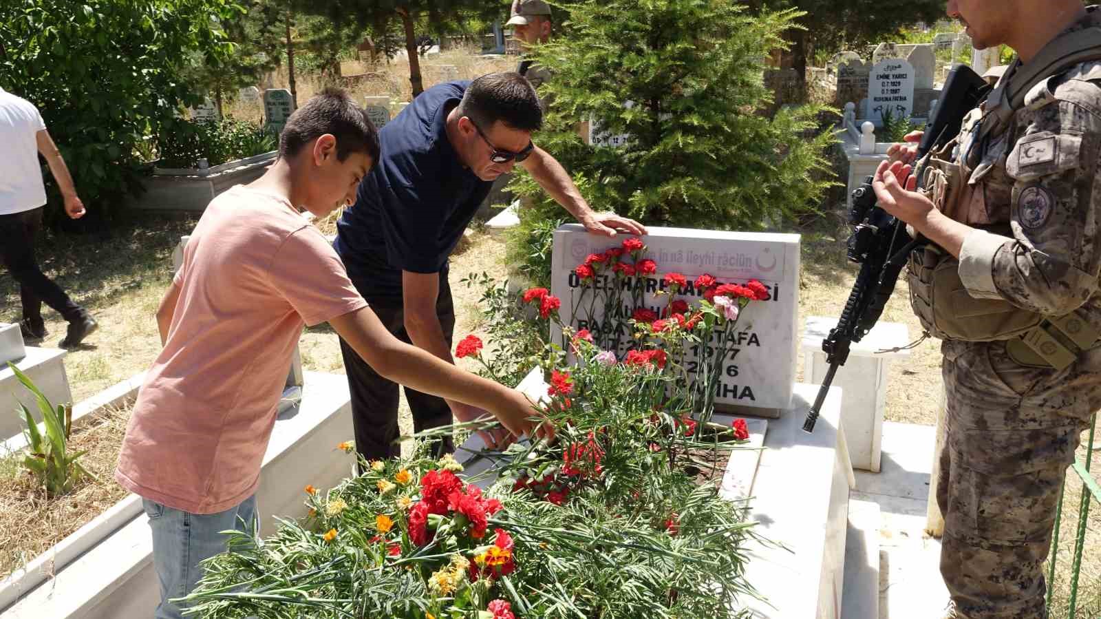 15 Temmuz Şehidi Halil Hamuryen, mezarı başında anıldı