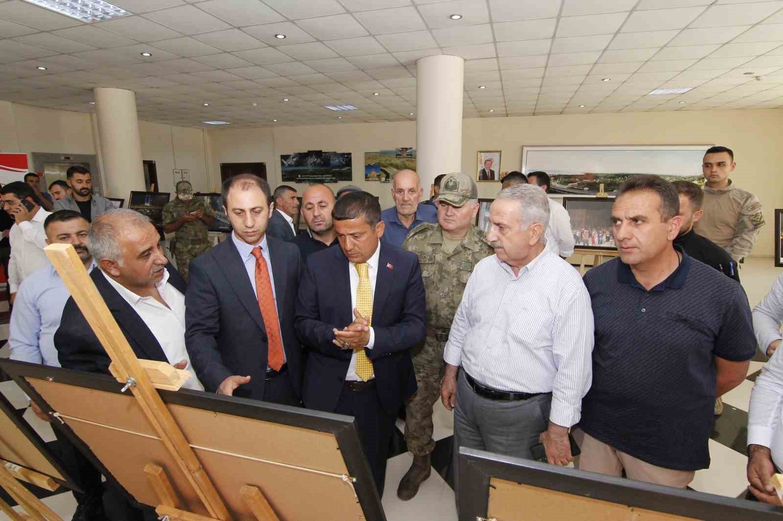 Erciş’te “15 Temmuz” konulu fotoğraf sergisi açıldı