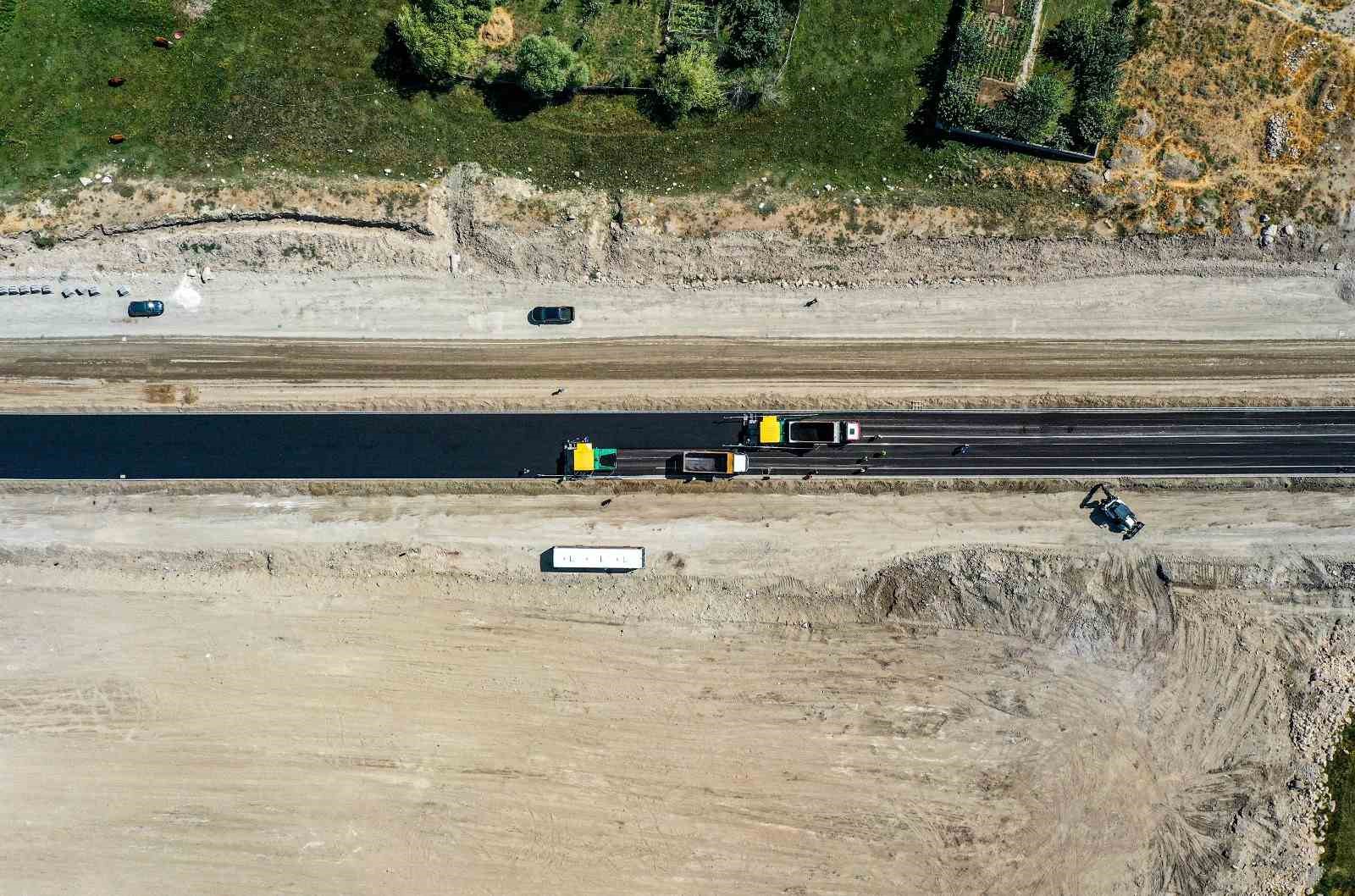 Van sahil yolunda asfalt çalışmaları başladı