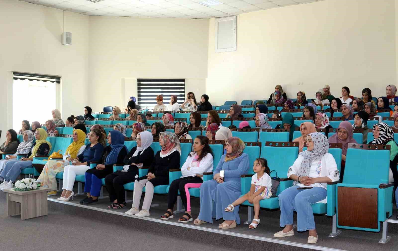 Van’da ‘Kanser Türleri ve Erken Tanı’ semineri