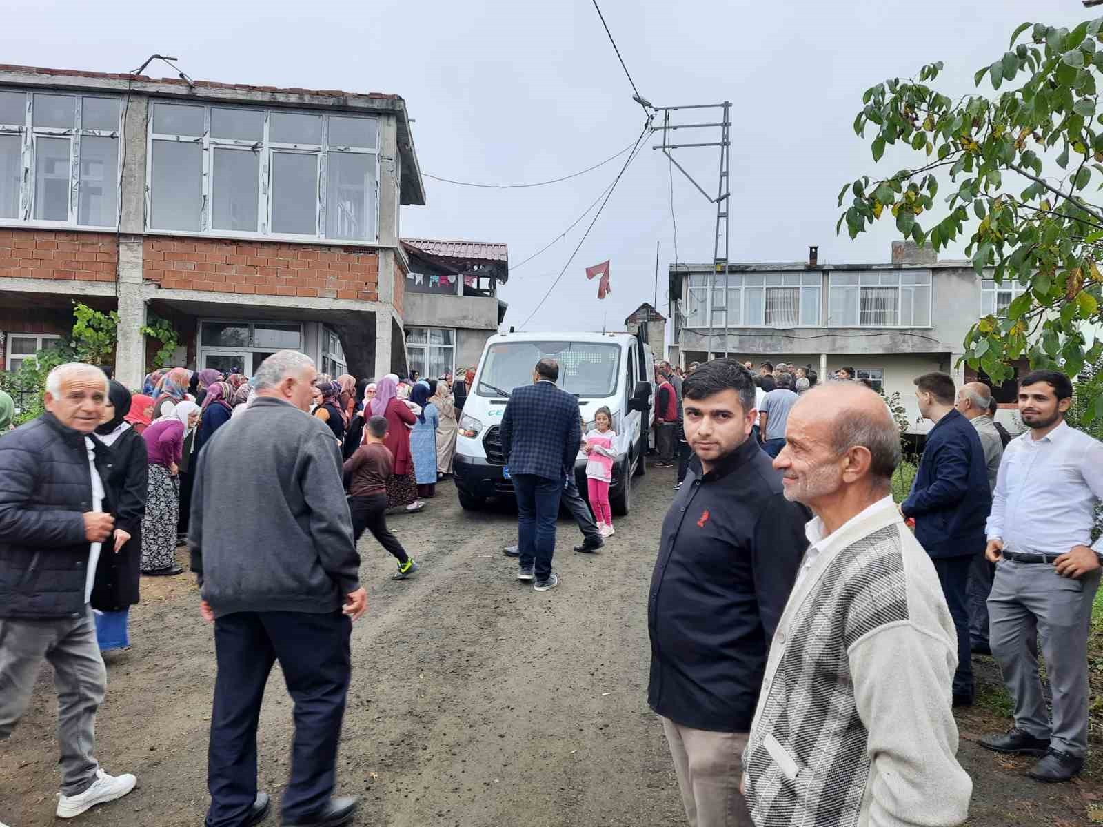 Son oyun: Düğünde çiftetelli oynarken kalbine yenildi, o anlar kamerada