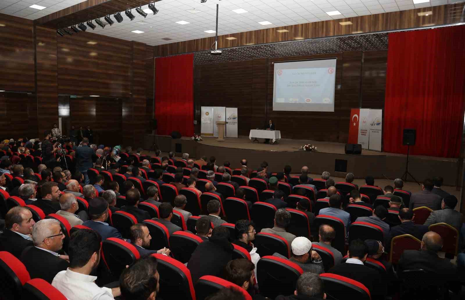 Van’da ’Geçmişten Günümüze Ailemiz’ konulu konferans