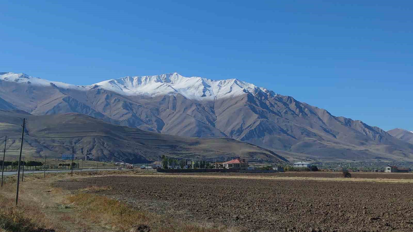 Artos Dağı’nın zirvesi beyaza büründü