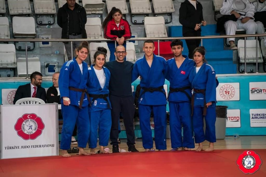 Van Büyükşehir Belediye Spor Kulübü Judo Takımı Ümitler 1. Ligine yükseldi