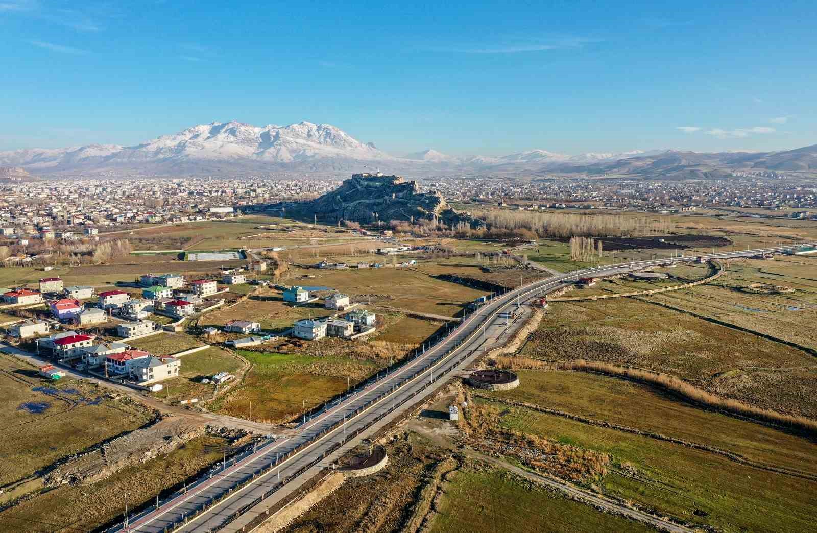 Van Gölü sahil yolu açılışa hazır