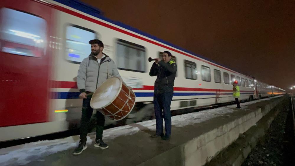 Doğu Ekspresi yolcularına sürpriz karşılama