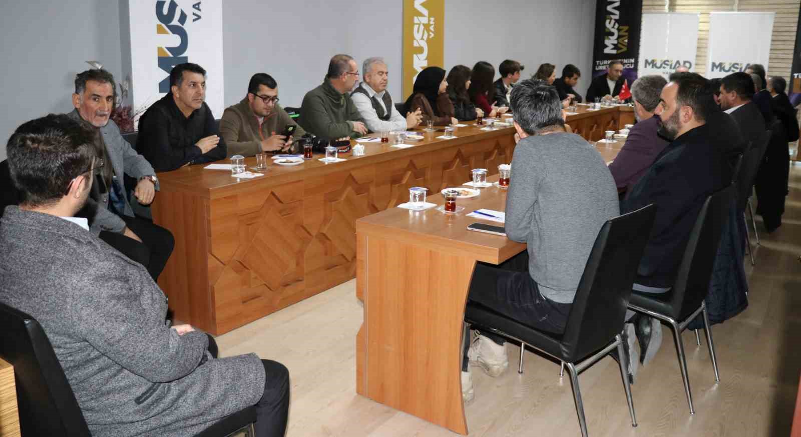 Van’da ‘Kariyer Planlama ve İngiltere’de Eğitim’ semineri