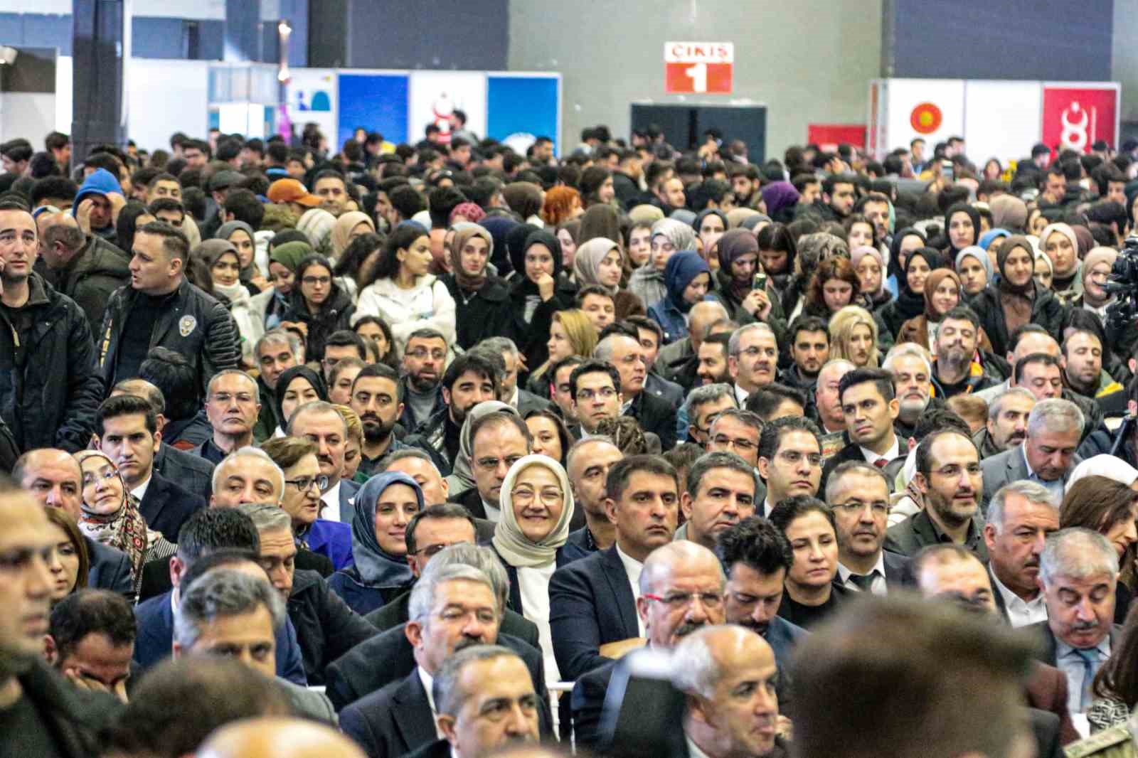 Van Büyükşehir Belediyesi Doğu Anadolu Kariyer Fuarı’nda yerini aldı