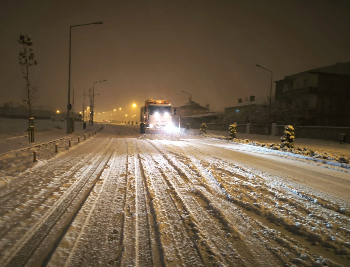 Van’da hasta kurtarma ve kar mesaisi