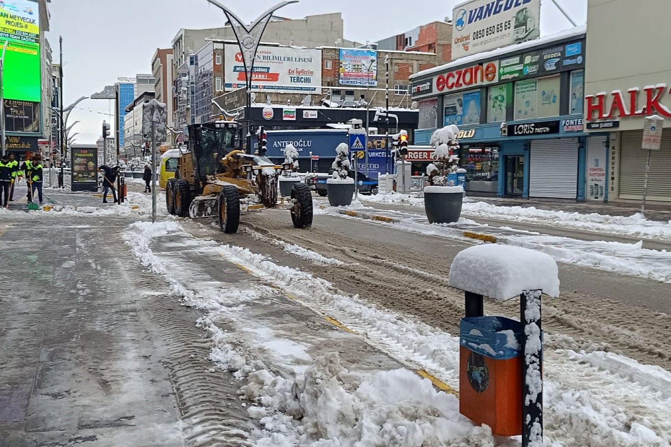 Van’da hasta kurtarma ve kar mesaisi