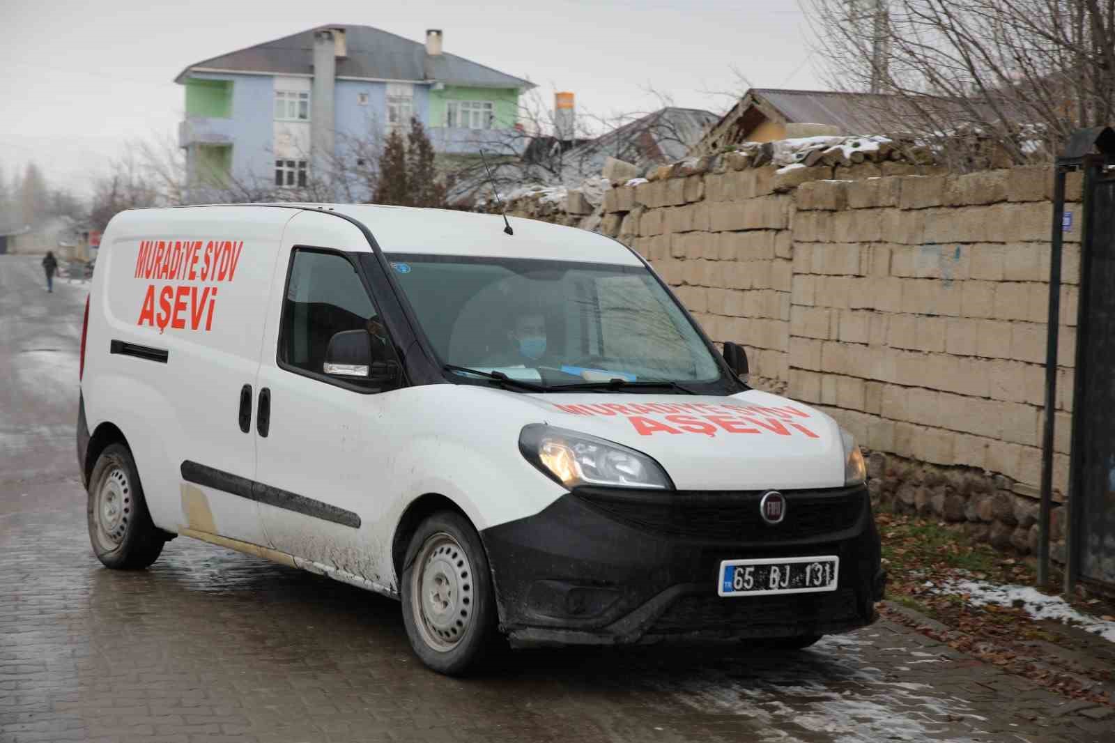 Muradiye SYDV’den sıcak yemek hizmeti